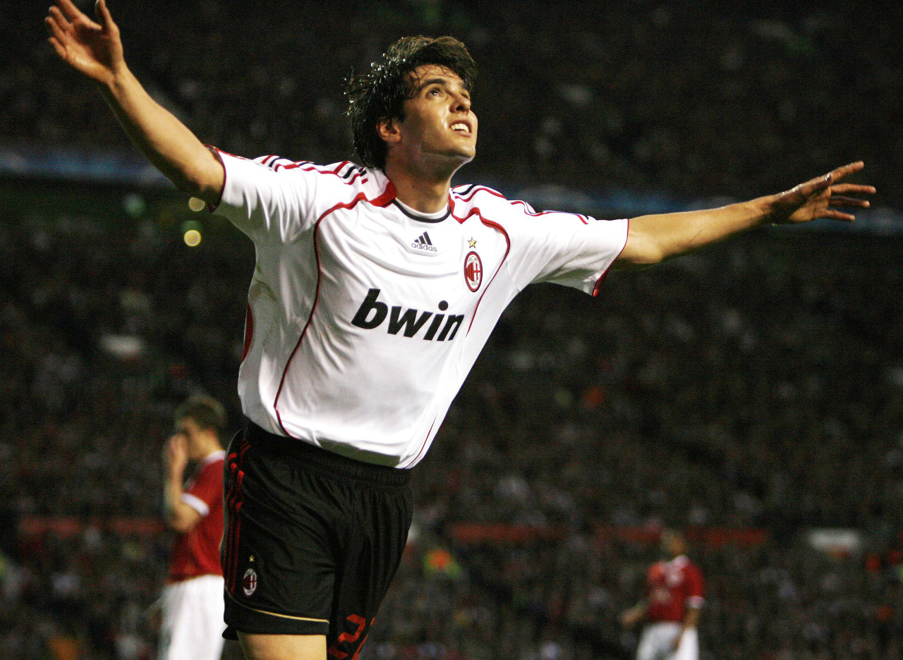 千亿体育15年 X 足坛15事：王朝更迭送走传奇，双骄时代谱写神迹