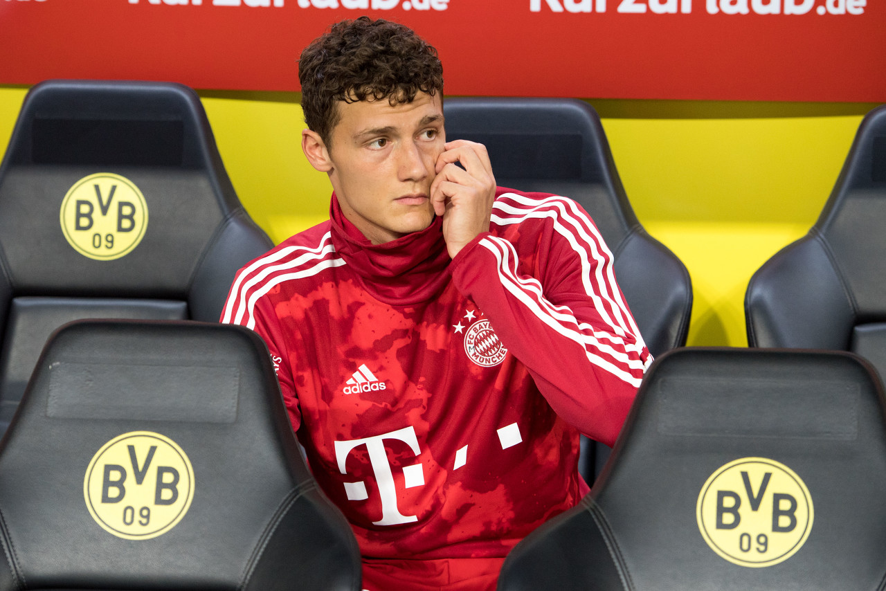 踢球者:帕瓦尔想当后防领袖但拜仁不信任他,他能设想今夏离队