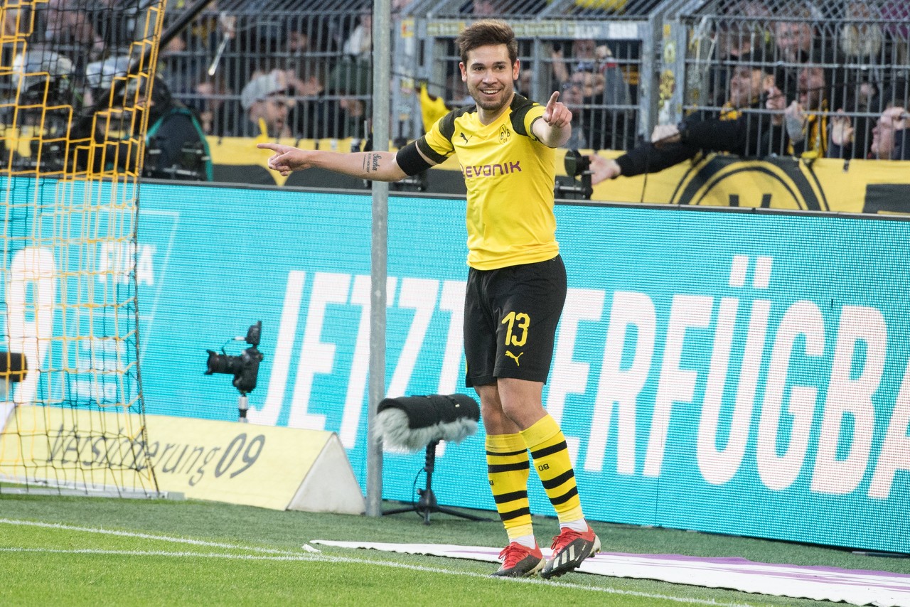 德媒:多特想出售格雷罗但他不想走,目前看来多特将无法签下劳姆