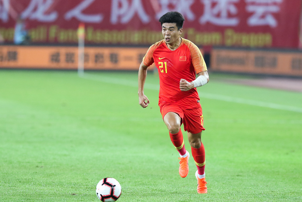 记者:大连人边卫李帅、荷甲坎布尔边锋卡隆自由身加盟海港