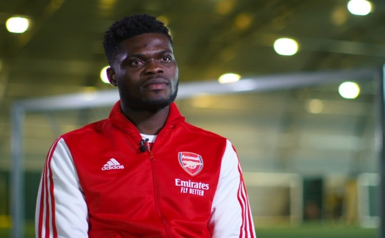 德转锤??德国转会市场显示:托马斯因未知原因伤停