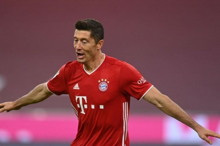 德媒:拜仁质疑巴萨的偿付能力已久,更愿将莱万卖给巴黎或切尔西