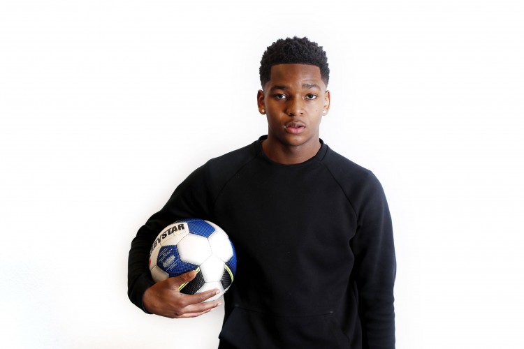 布拉夫:多特适合年轻球员发展,很荣幸听到别人把我与桑乔比较