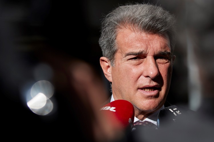 拉波尔塔:莱万的到来让球队如虎添翼,接下来将重点强化后防