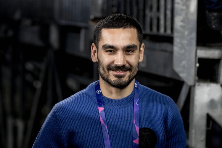 京多安:哈兰德是曼城近年没有的高壮前锋,与范迪克对抗时他能赢