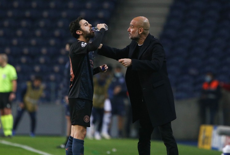 镜报:曼城无意在今夏将B席出售给巴萨