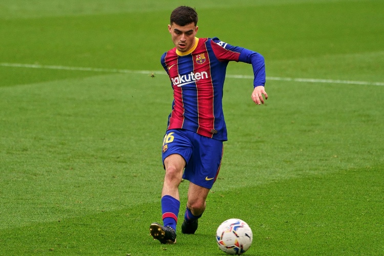 世体:巴萨重新集结,佩德里和罗贝托已能进行有球训练