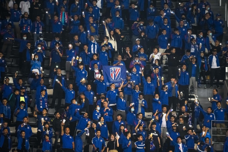 记者:非常明确的是,申花和海港暂时无法在大家期待的球场比赛