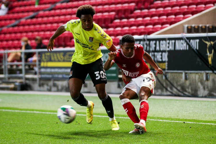 罗马诺:维拉愿以2000万镑卖楚克乌梅卡,巴萨领跑争夺战