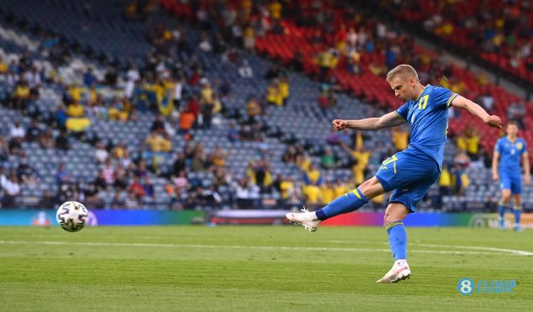 记者：津琴科加盟枪手谈判进展顺利，曼城正和阿森纳讨论转会费