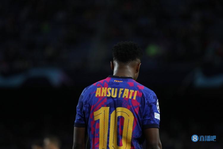 马卡报：法蒂休假期间一直在训练，他希望以最好状态迎接新赛季