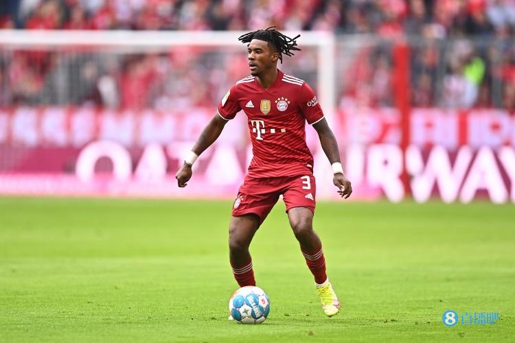 记者:奥马尔-理查兹将赴诺丁汉森林,转会费约1000万欧元