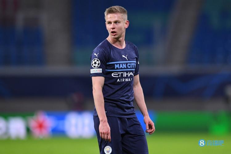 记者:津琴科已与曼城全队告别,正奔赴奥兰多