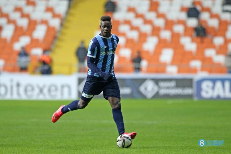 记者:加图索想将巴洛特利带到瓦伦西亚,但后者接近加盟锡永