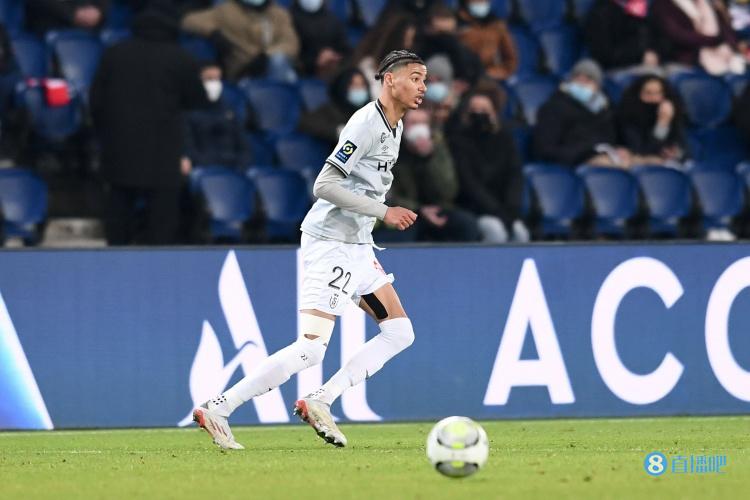 兰斯主席:埃基蒂克一直都尊重俱乐部,很高兴让他去实现梦想