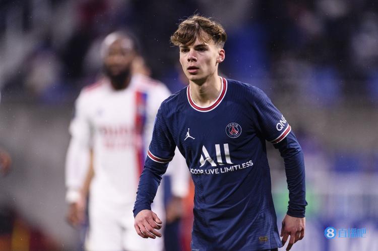 记者:凯尔特人有意巴黎19岁中场米丘特,准备报价250万欧