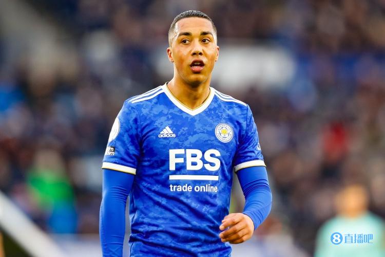 英媒:阿森纳尚未正式报价蒂莱曼斯,部分原因是担心球员身体状况