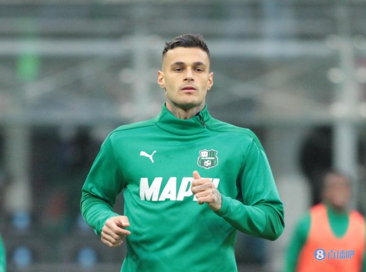 意媒:尤文将与马竞巴黎竞争斯卡马卡,最近已表达兴趣