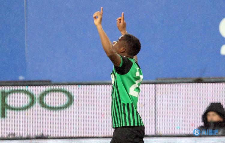 萨索洛中场特拉奥雷跖骨骨折，今夏曾和米兰、罗马传出绯闻