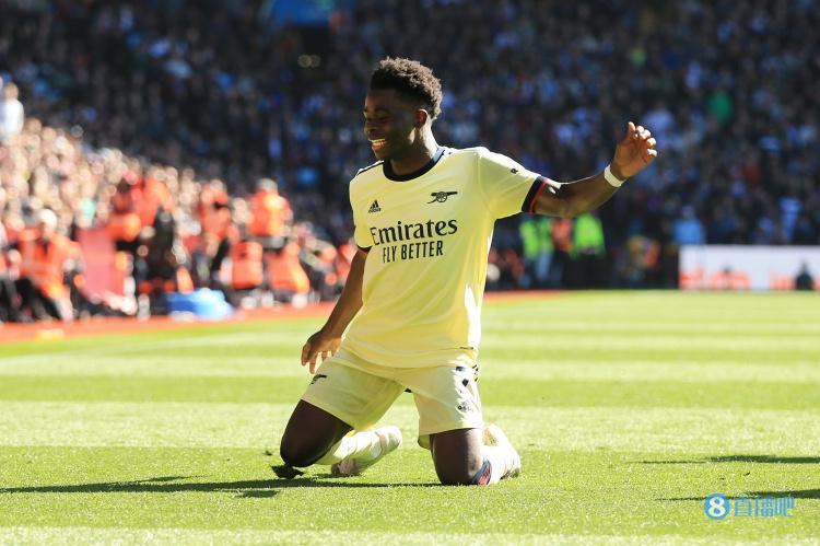 邮报:曼城将萨卡视为替代斯特林的目标,枪手将加快与其续约