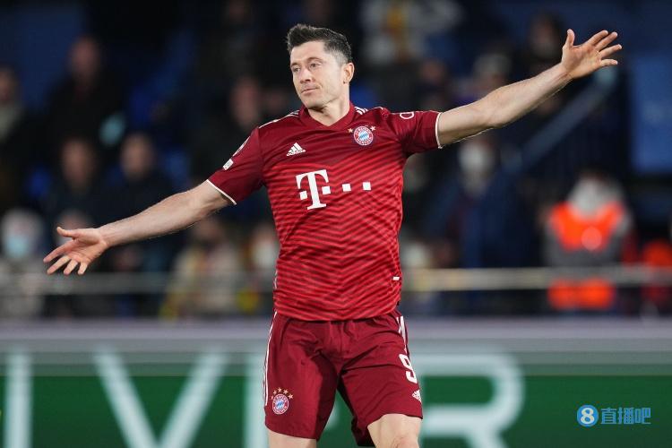 记者:莱万要求拜仁与巴萨商谈转会,拜仁对谈判抱开放态度