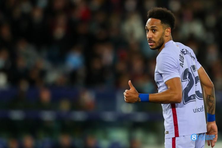 阿斯报预测巴萨对阵皇马时首发:奥巴梅扬搭档拉菲尼亚和法蒂出战