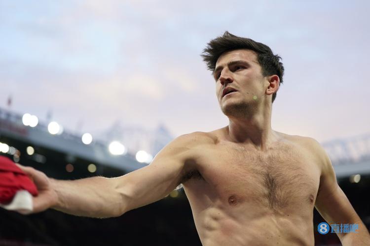 效果如何?曼联8年4任主帅引进6名中卫,花费超2.7亿欧