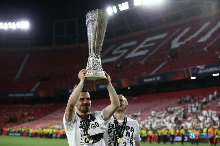 德媒:在尤文引进迪马利亚后,科斯蒂奇留队的概率大大增加