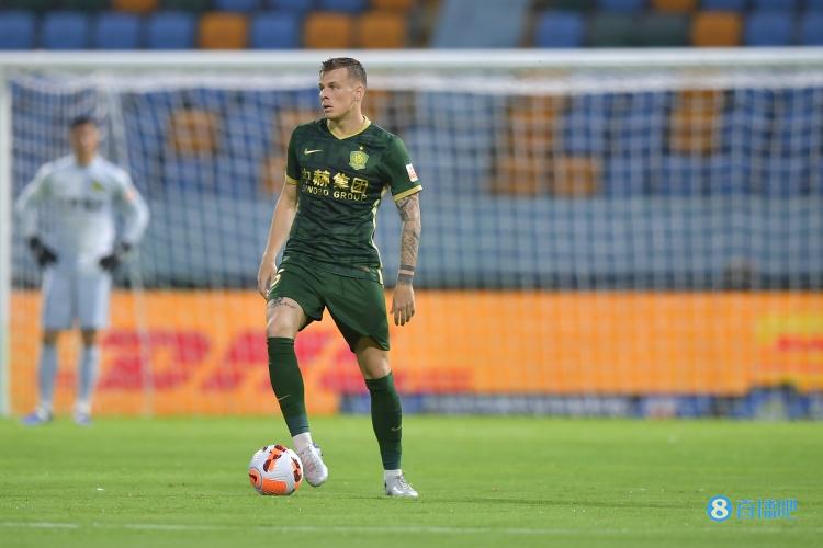 梅米舍维奇:在荷兰的时候就踢过后腰,这个位置自由度更大一些