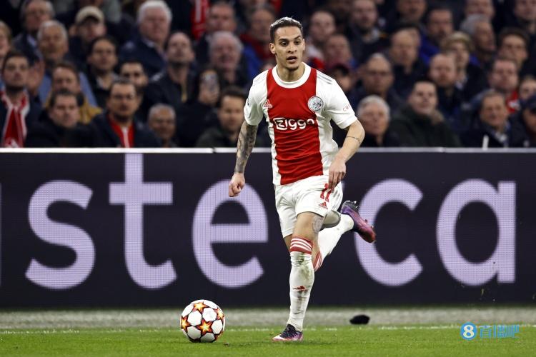 记者:曼联盼打包安东尼和马丁内斯,两人共标价1.25亿欧