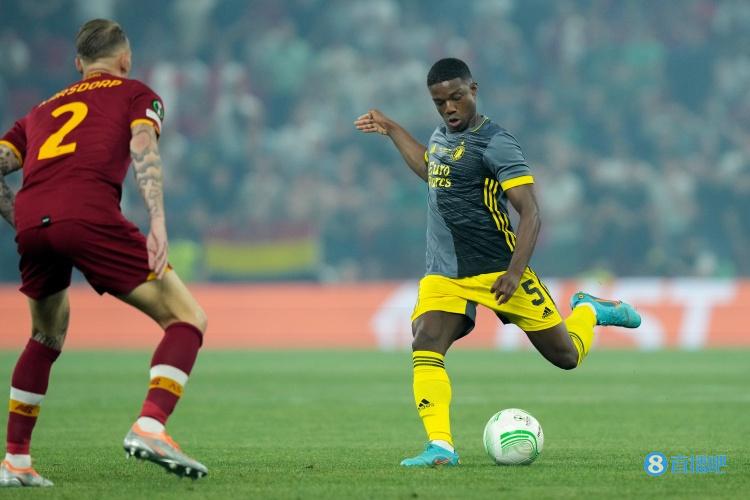 罗马诺:马拉西亚已经完成体检,并与曼联签下了合同