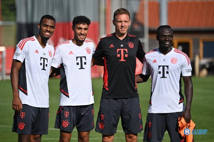 马兹拉维:德国足球的风格很不同,纳帅希望我成为全能后卫