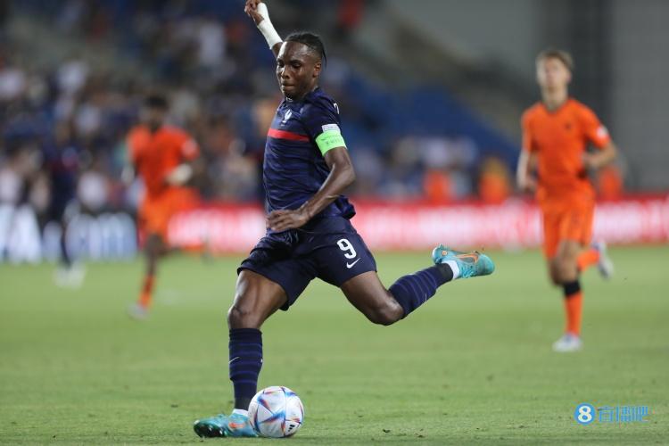 拜仁跟队记者:特尔将获得出场时间,舒波莫廷给他打替补