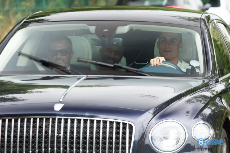 电讯报：首次会谈后，C罗仍希望离队而曼联也未改变立场