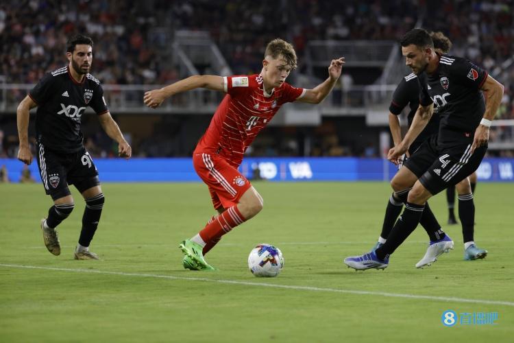 德媒：为保证16岁前腰万纳尔出场时间，纳帅将其改造为左后卫