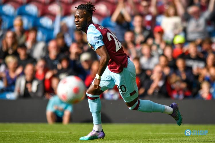 邮报：纽卡询问伯恩利边锋科内特，但不愿一次支付1750万镑解约金