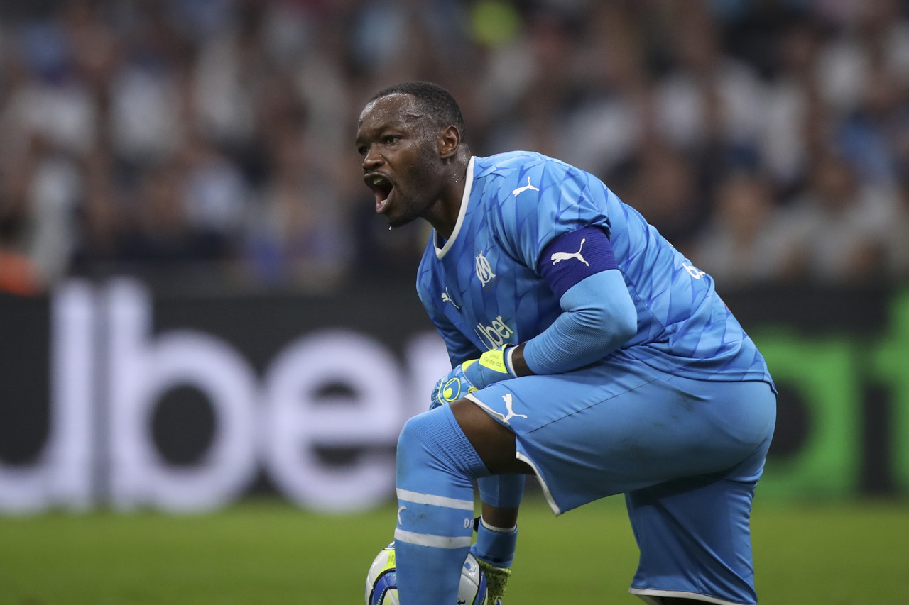 马赛官方宣布37岁门将曼丹达离队,据悉他将加盟雷恩