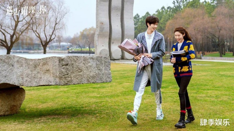 这部剧男二女二“憨”、“傻”成一个样,导演着实会选角