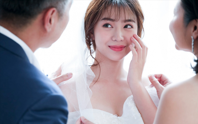 26岁女孩即将出嫁，因拒绝承担弟弟欠下的21万债务，遭到父母起诉