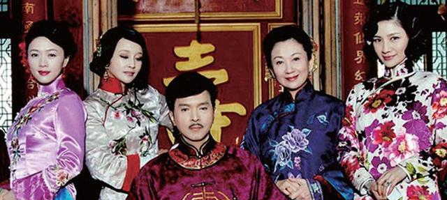 日本“后宫”女厕所,便池18米深,必须专人专用,为何这样造?