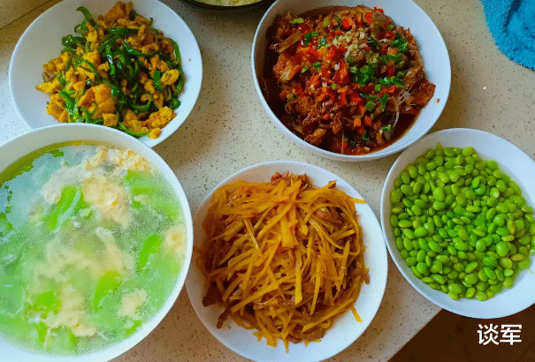 网友:是不是所有女人到了40岁以后都是暴脾气!