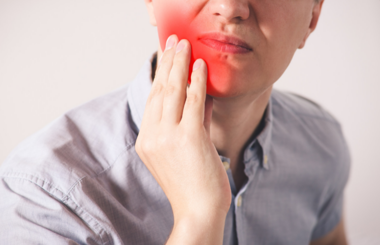提防“一口烂牙”带来上火牙疼、牙齿松动、牙龈红肿萎缩！中医：一个快速简单的解决方法！