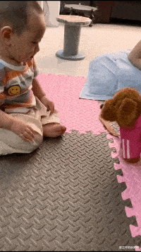 “和网恋女友第一次约会,接下来要干嘛?”网友话里有话啊!