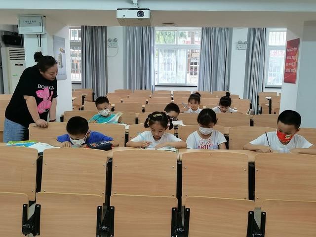 帮家长解决“看娃难”,这些社区暑托班开课啦|武汉以我为荣