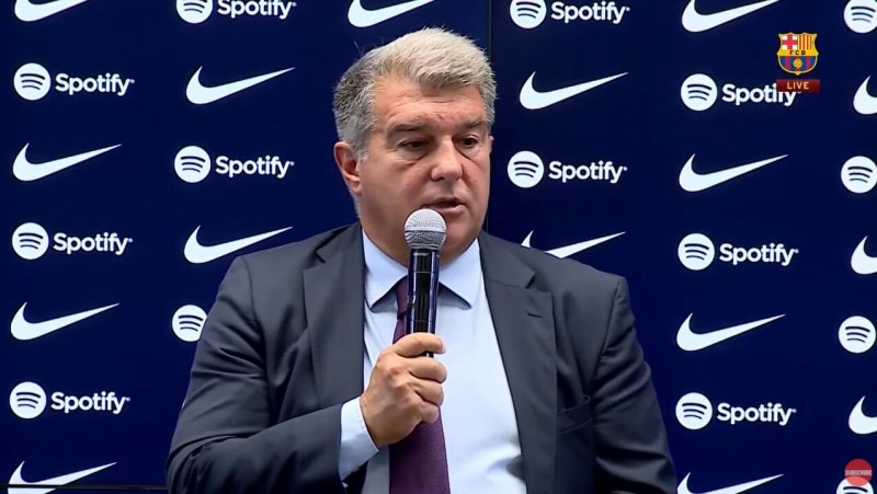 拉波尔塔：梅西在巴萨给大家带来美好回忆，我们在道德上亏欠他