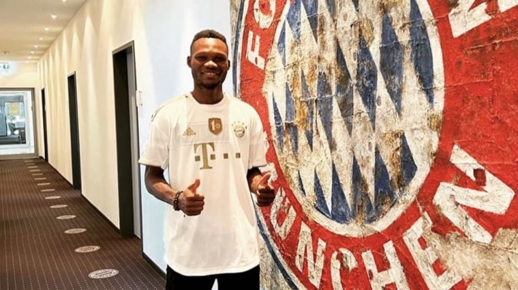 德媒：拜仁与马内多年好友签约2年，球员将在二队效力