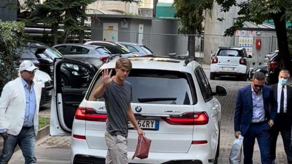 德凯特拉雷:自豪能为米兰踢球 穿上这件球衣就会付出我的全部