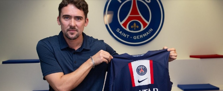 前江苏女足主帅告别中国：中国球员很出色，她们是发展足球的先锋