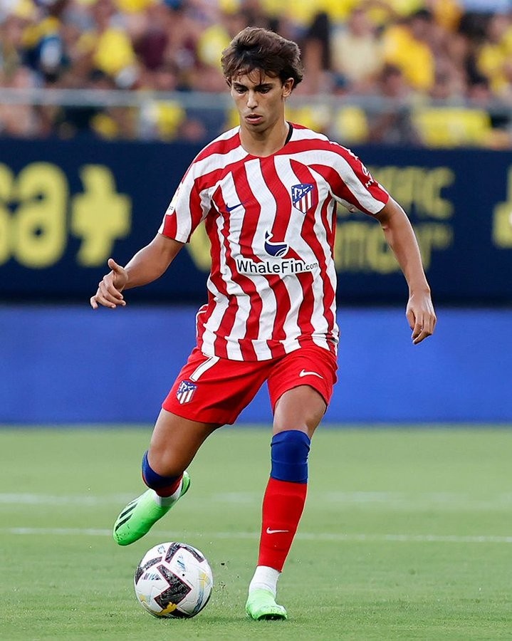 一梗火全球？?马竞模仿C罗句式：“周日，菲利克斯出战”