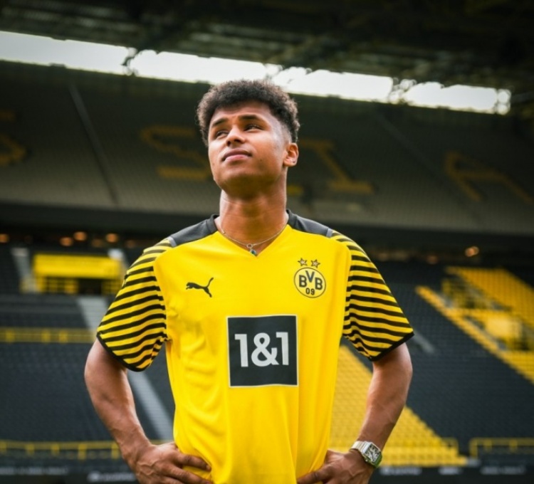 踢球者:阿德耶米左大脚趾拉伤 施洛特贝克肩部伤情无大碍